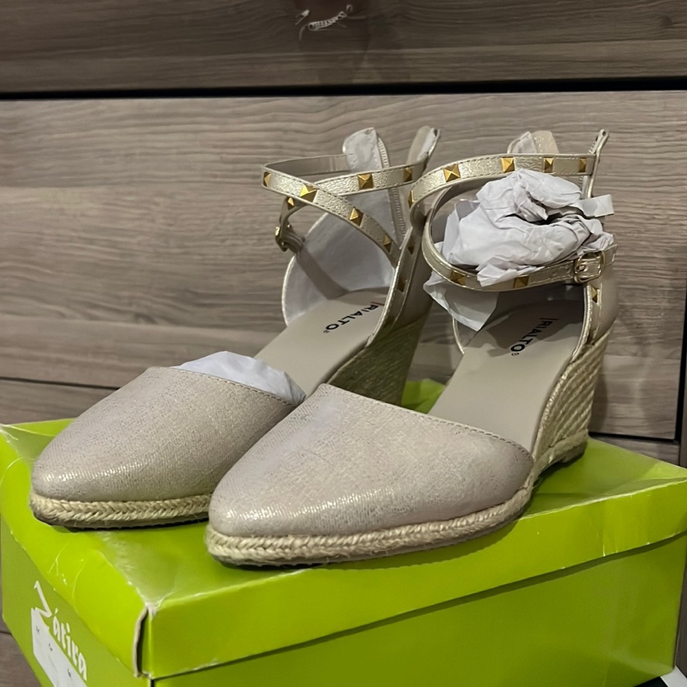 Wedged Closed Toed Shoes